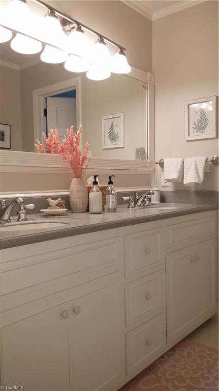 955 Nottingham Road High Point, NC 27262 - Photo 22 of 30 Updated Full bath