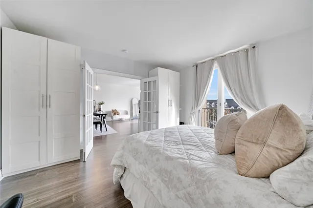 $419,000 | 204 Shearwater Court West, Unit 33, Jersey City, NJ 07305