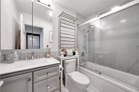 $419,000 | 204 Shearwater Court West, Unit 33, Jersey City, NJ 07305