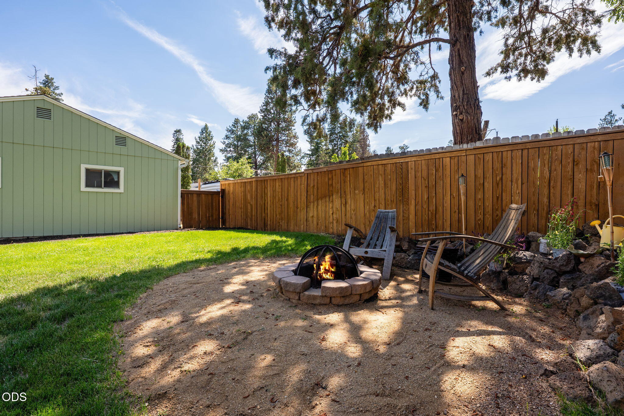 807 Northeast 10th Street Bend, OR 97701 - Photo 6 of 59