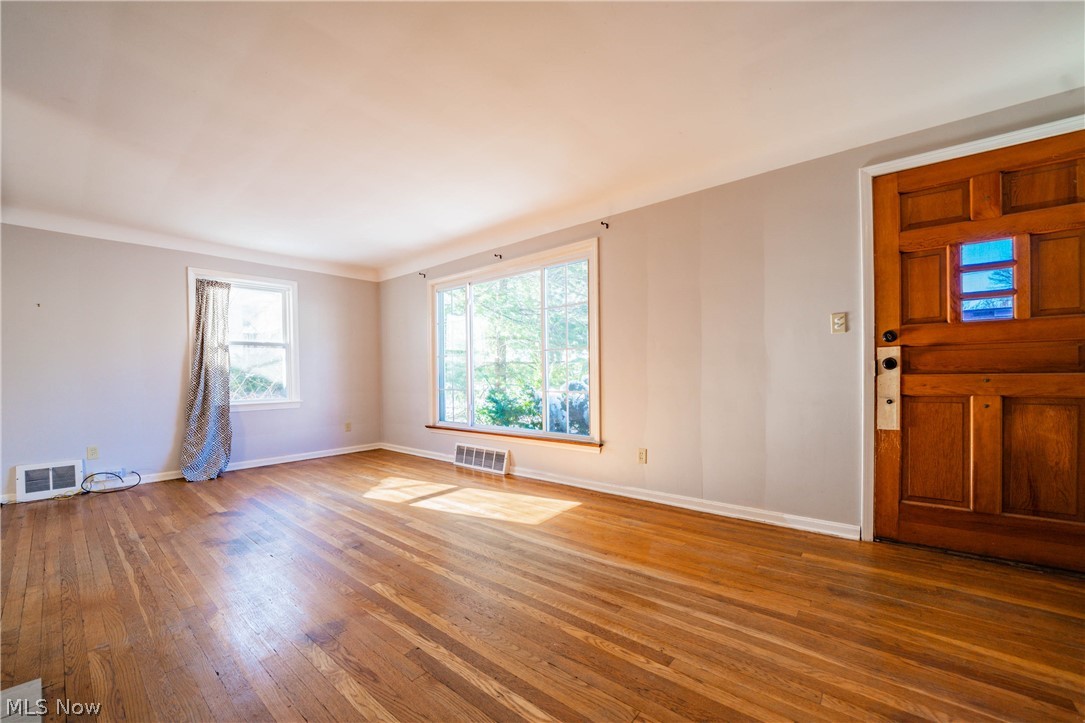 841 Englewood Road Cleveland Heights, OH 44121 - Photo 5 of 34