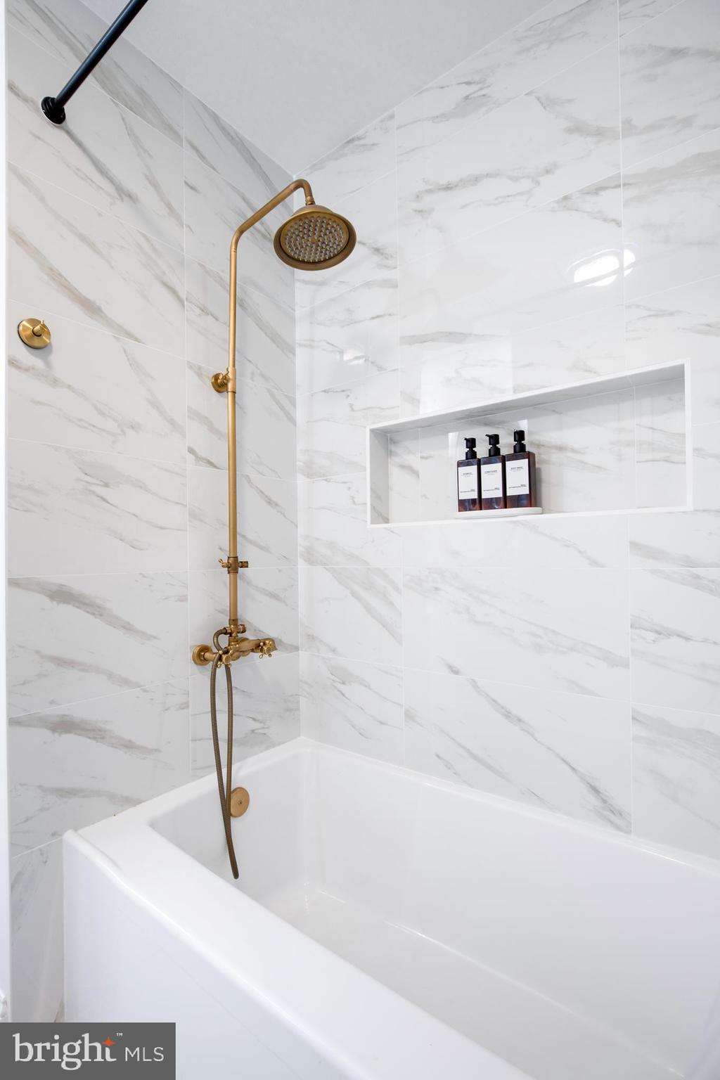 1014 Jeffrey Lane Lititz, PA 17543 - Photo 20 of 41 a bathroom with a bathtub