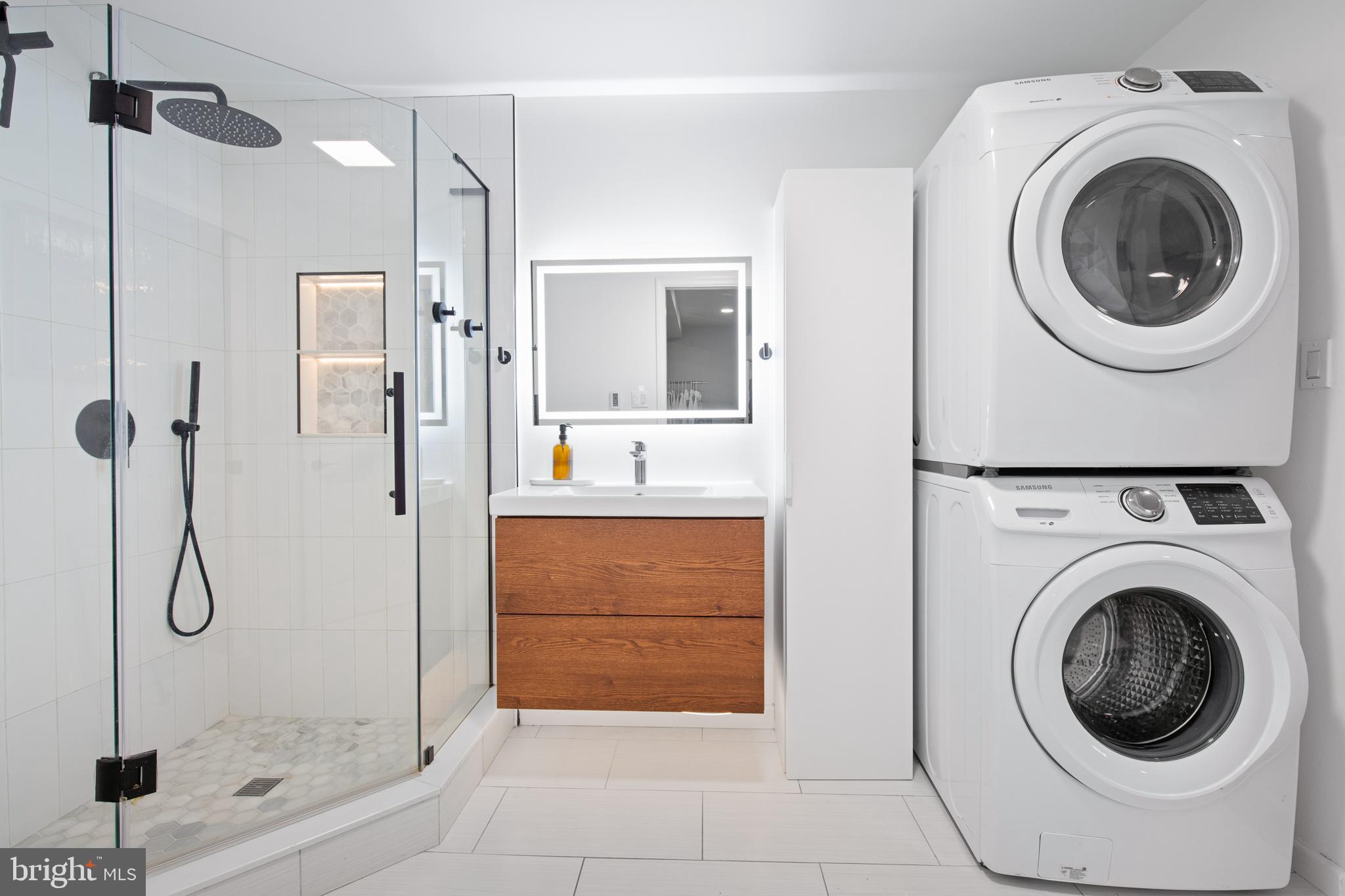 1014 Jeffrey Lane Lititz, PA 17543 - Photo 30 of 41 a bathroom with a sink a toilet and shower