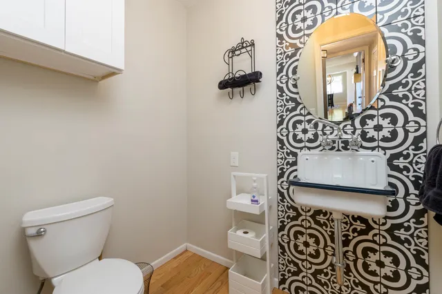 $380,000 | 302 Kisiwa Parkway, Hutchinson, KS 67502