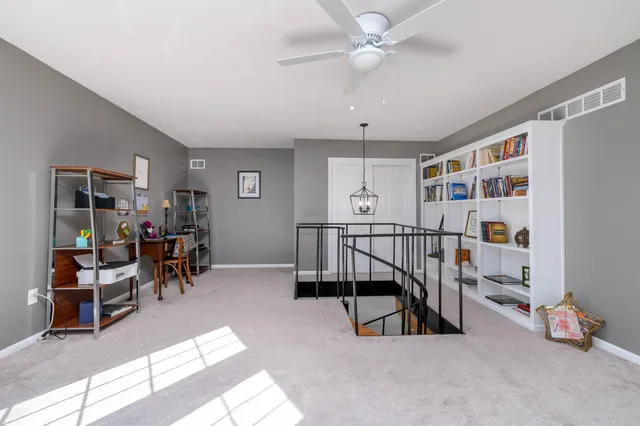 $380,000 | 302 Kisiwa Parkway, Hutchinson, KS 67502