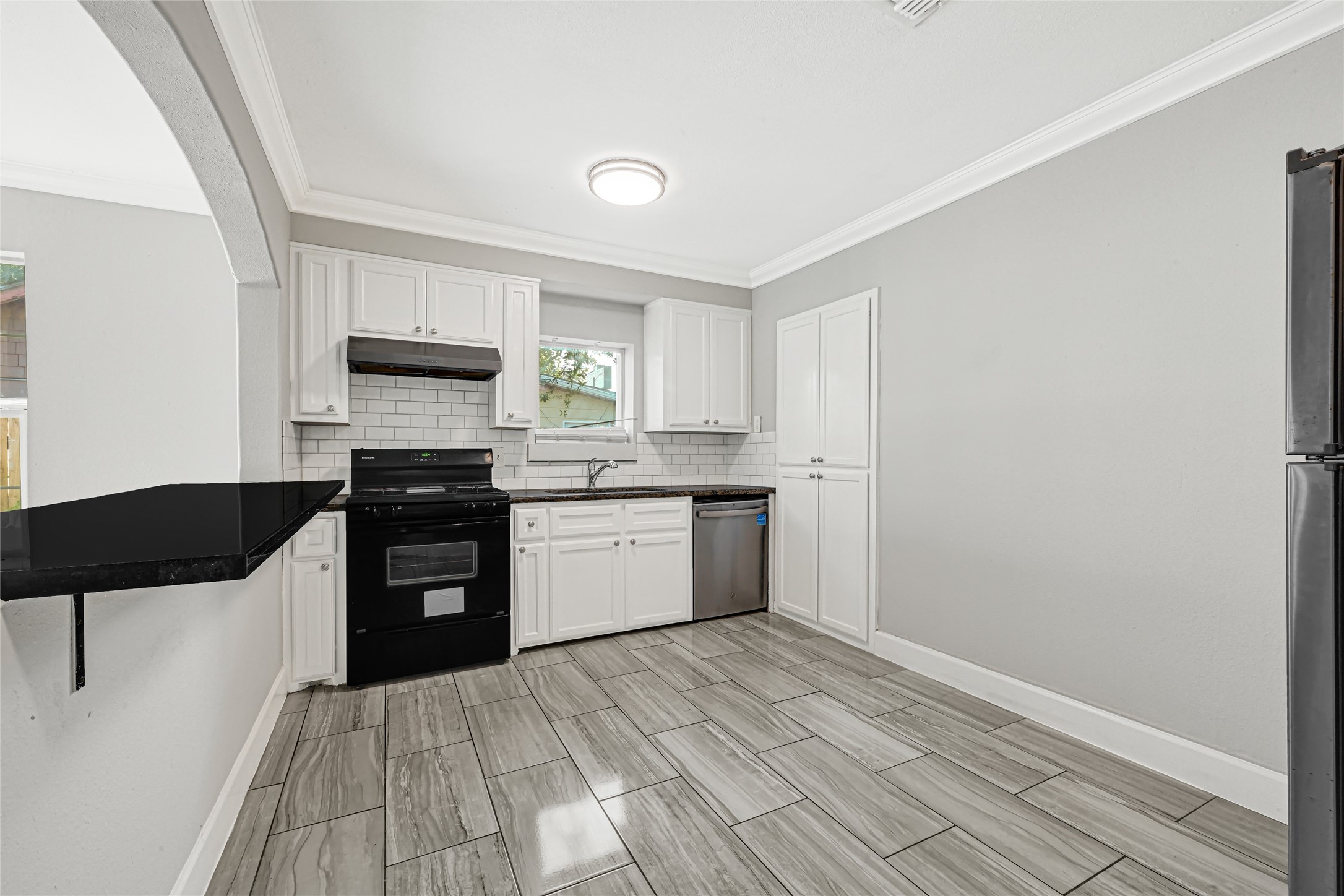2331 Delafield Street, Unit A Houston, TX 77023 - Photo 9 of 15