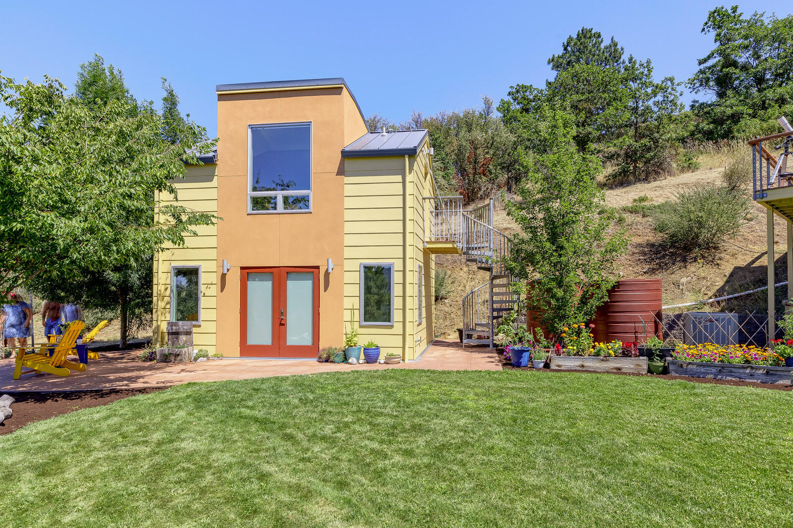 7075 Rapp Lane Talent, OR 97540 - Photo 31 of 54 Studio with apartment above