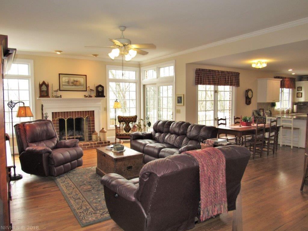 1450 Falcon Ridge Road Blacksburg, VA 24060 - Photo 21 of 66 Gallery Image 21