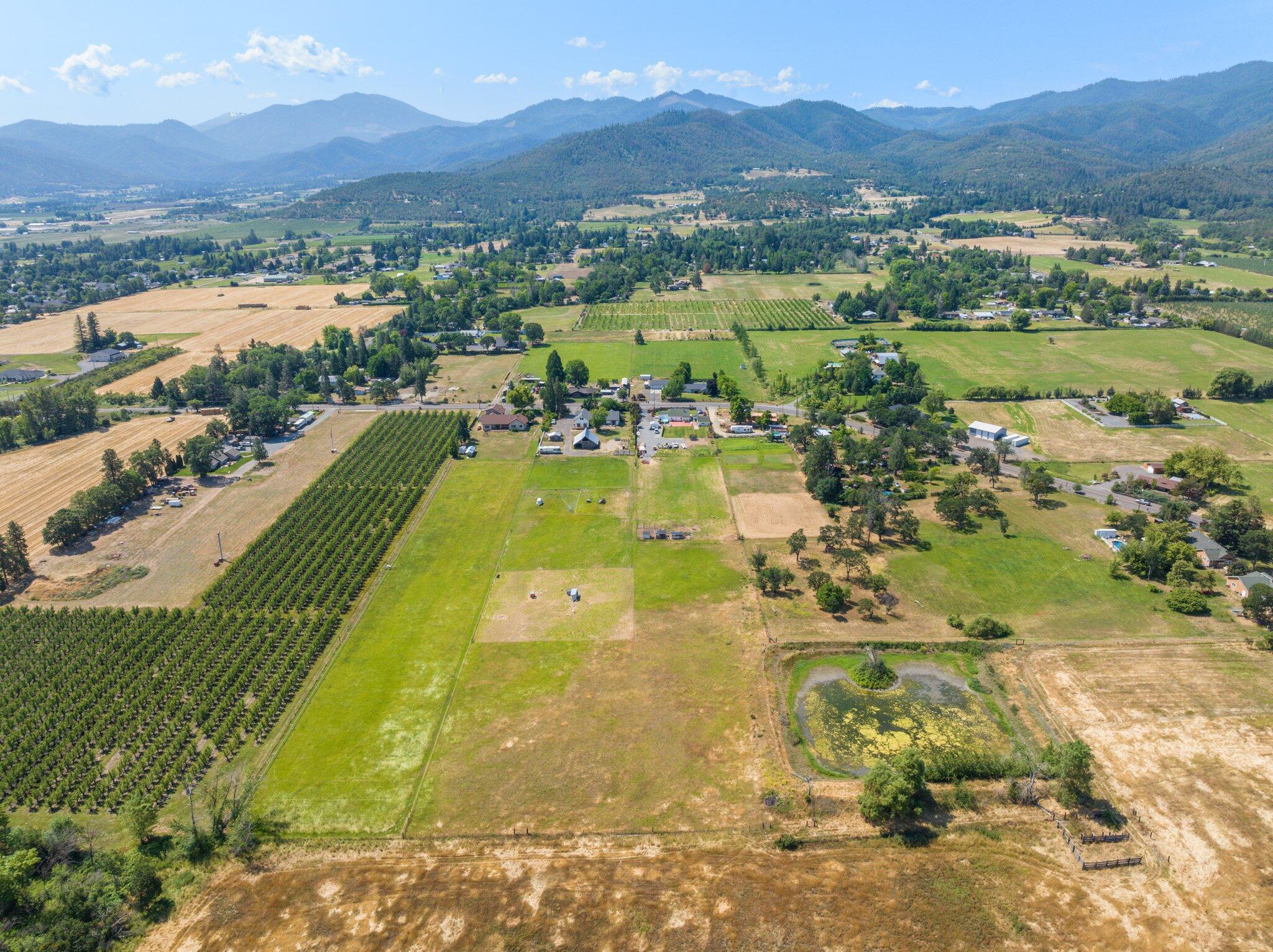 2130 Houston Road Phoenix, OR 97535 - Photo 15 of 70 6-web-or-mls-DJI_0157