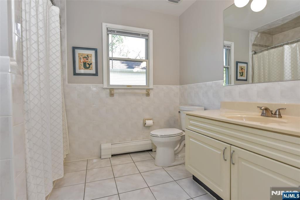 540 Burlington Street Paramus, NJ 07652 - Photo 24 of 34