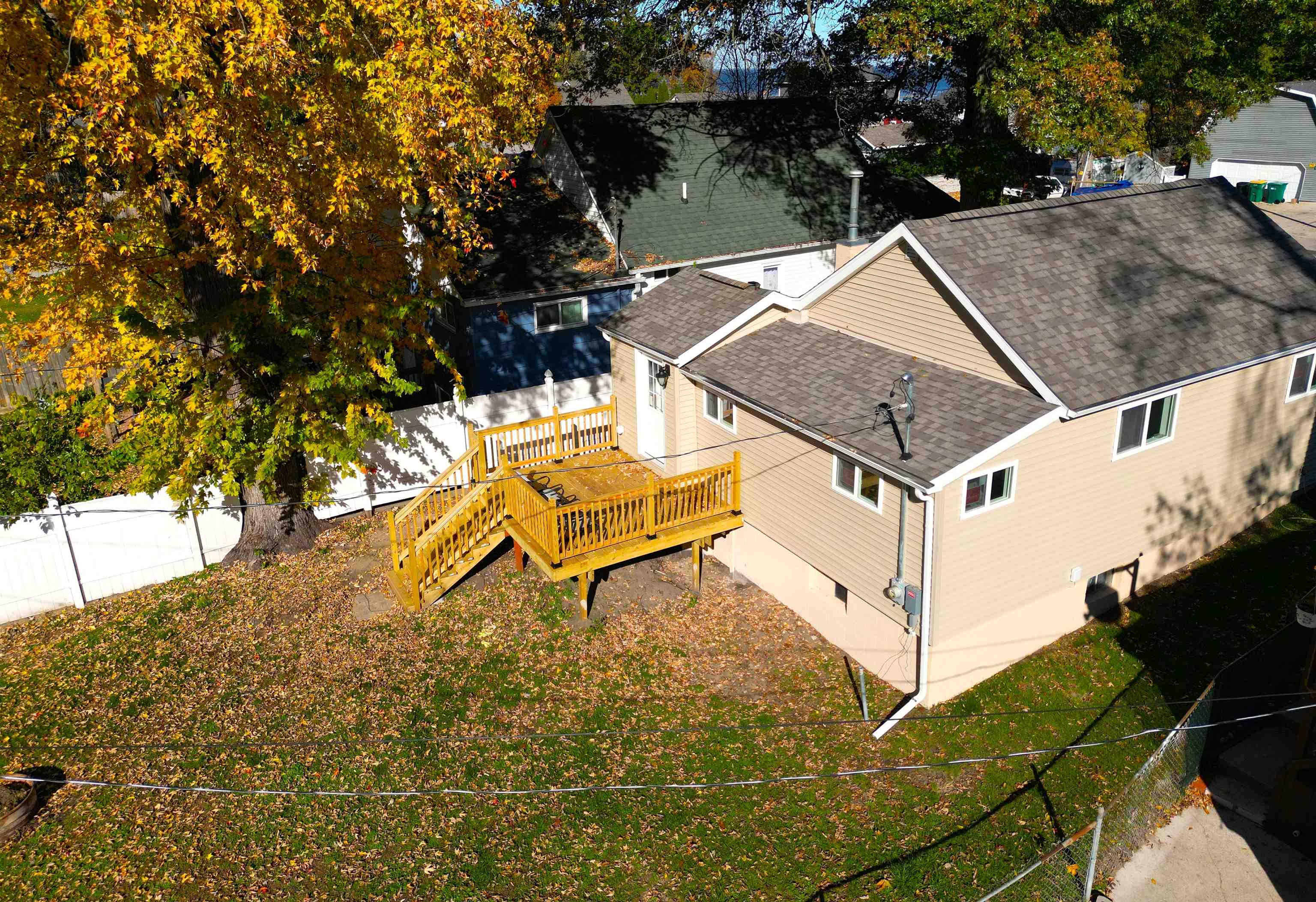722 Bay Road Bay City, MI 48706 - Photo 3 of 21