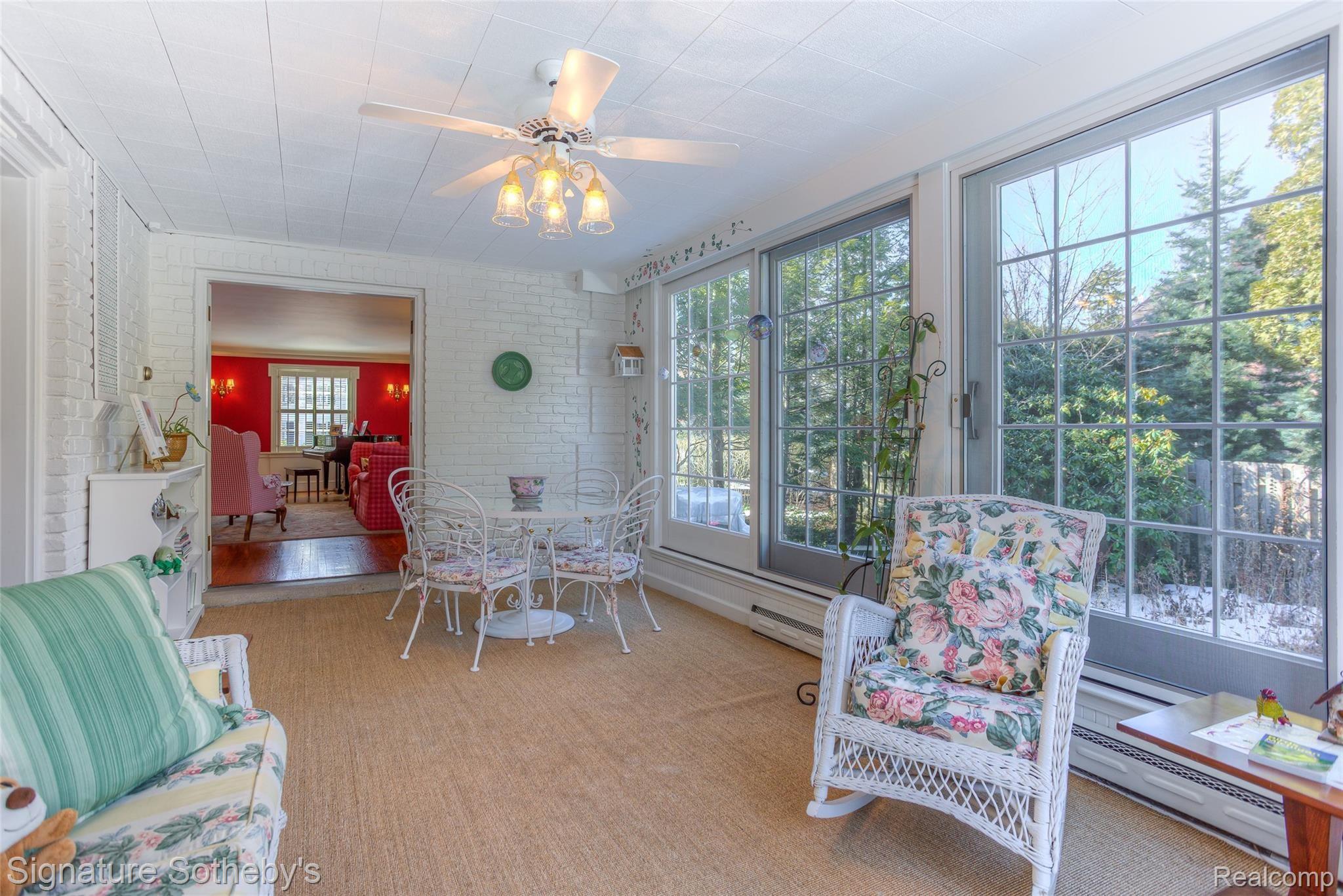 180 Merriweather Road Grosse Pointe, MI 48236 - Photo 20 of 51 sun room facing south ??.jpg