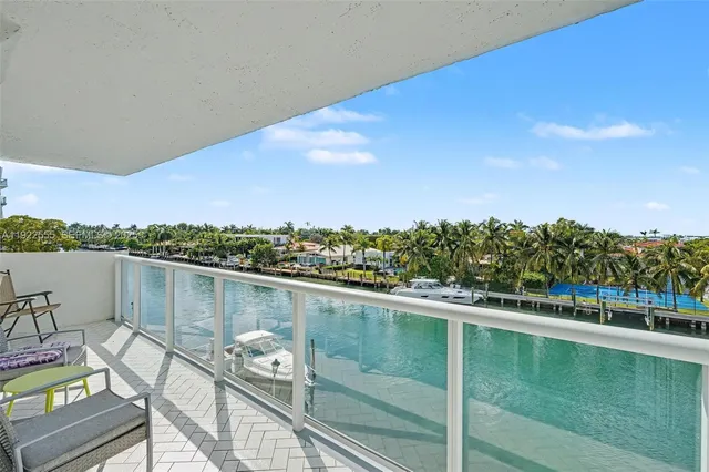 $660,000 | 10000 West Bay Harbor Drive, Unit 303, Bay Harbor Islands, FL 33154