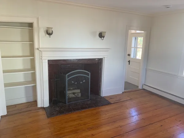 $2,100 | 246 Water Street, Unit 1, Newburyport, MA 01950
