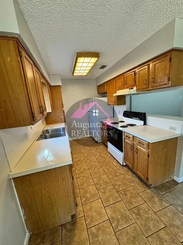 $2,075 | 12 Buttercup Drive, Abilene, TX 79606