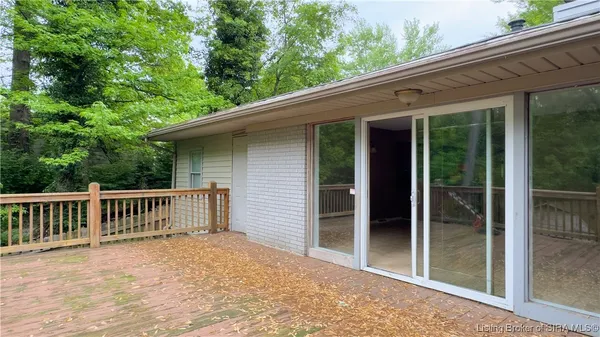 $215,000 | 211 North Oak Street, Clarksville, IN 47129