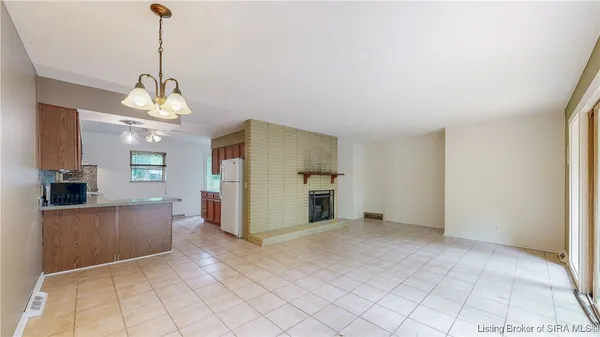 $215,000 | 211 North Oak Street, Clarksville, IN 47129