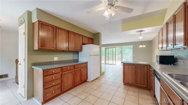 $215,000 | 211 North Oak Street, Clarksville, IN 47129