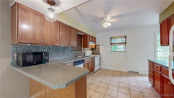 $215,000 | 211 North Oak Street, Clarksville, IN 47129
