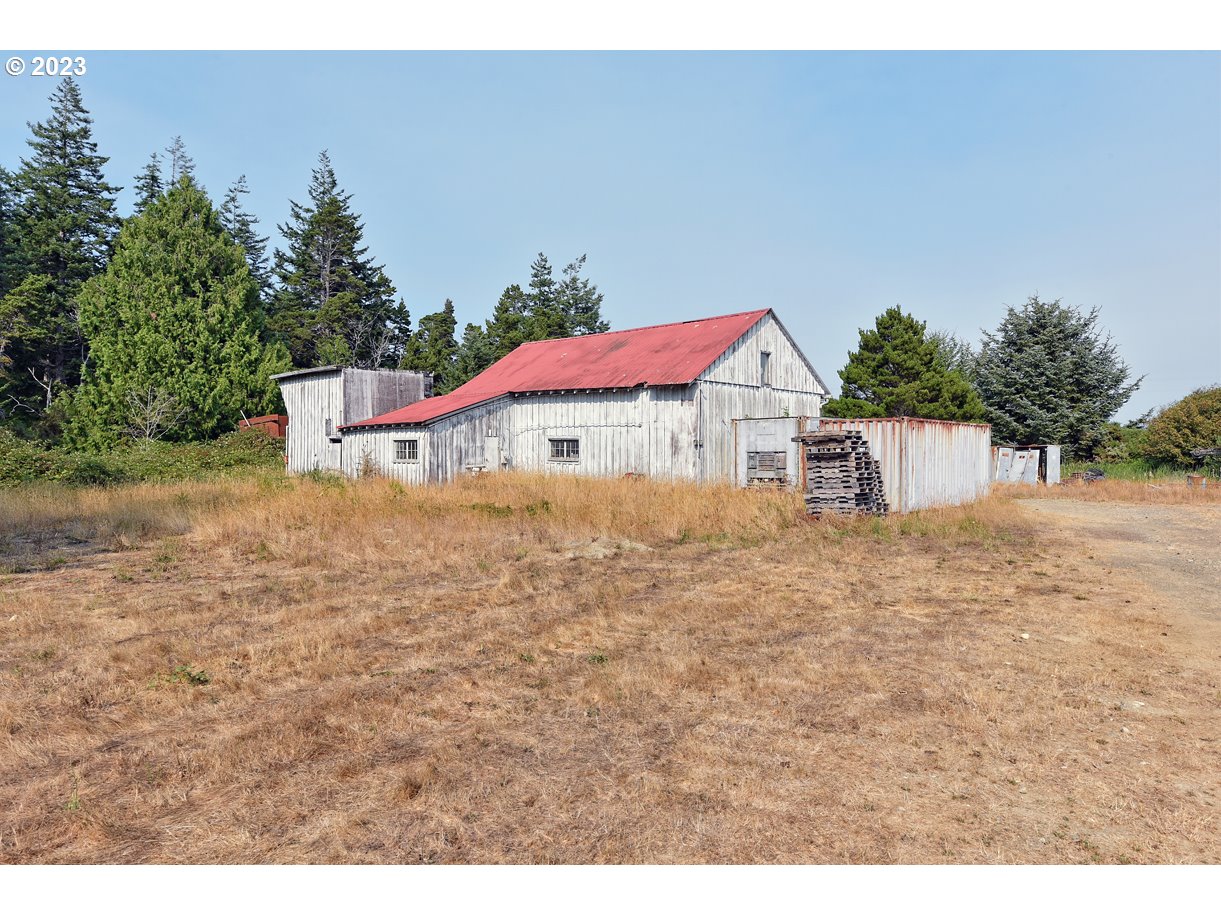 87641 East Beach Loop Lane Bandon, OR 97411 - Photo 14 of 16