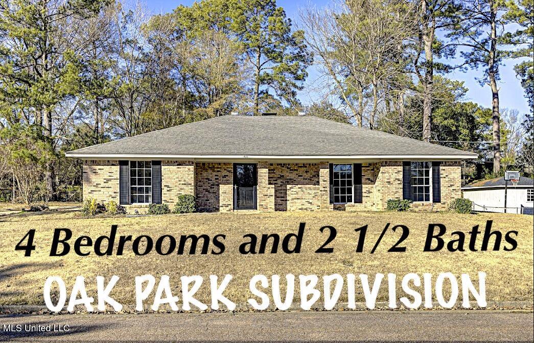 431 Ridgewood Street Vicksburg, MS 39180 - Photo 1 of 41 IMG_4843