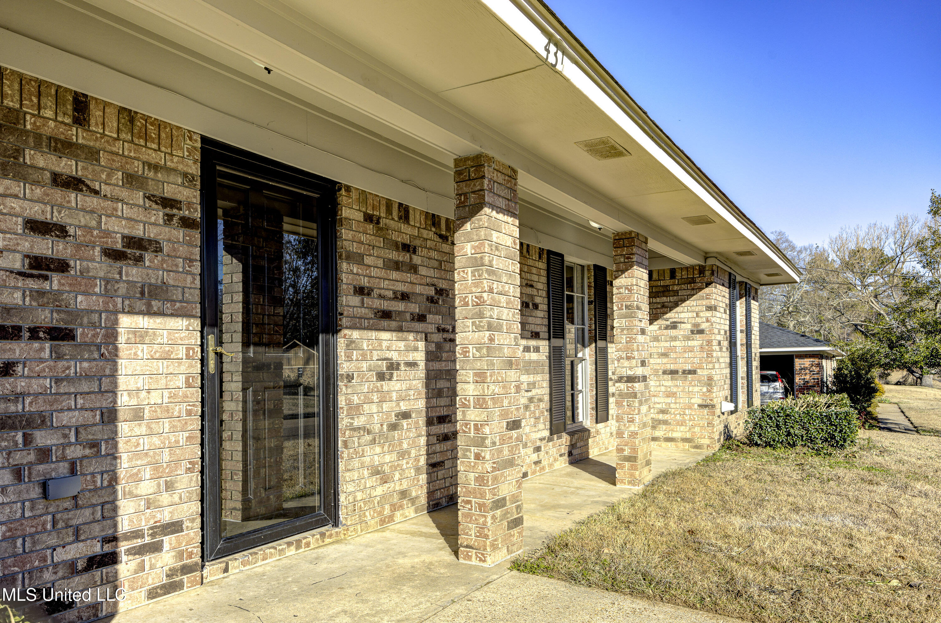 431 Ridgewood Street Vicksburg, MS 39180 - Photo 3 of 41 Front Porch