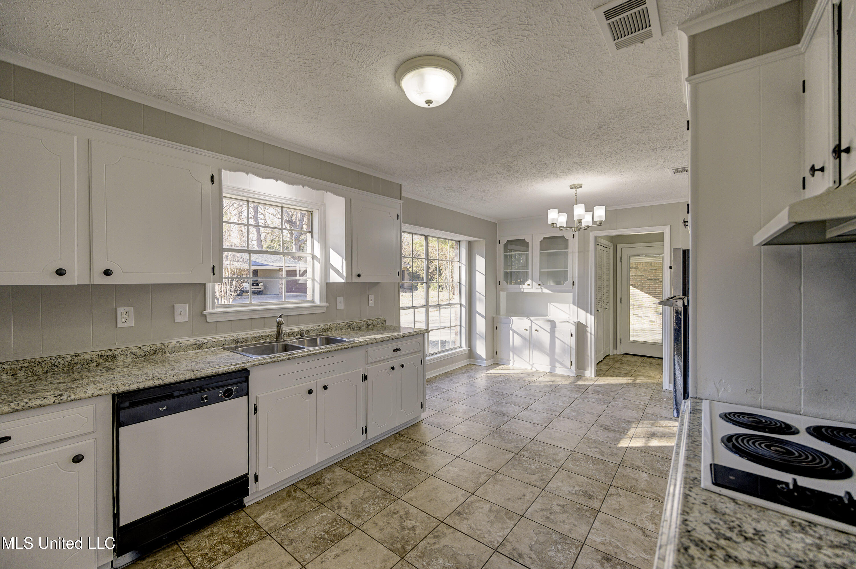 431 Ridgewood Street Vicksburg, MS 39180 - Photo 8 of 41 Kitchen 4