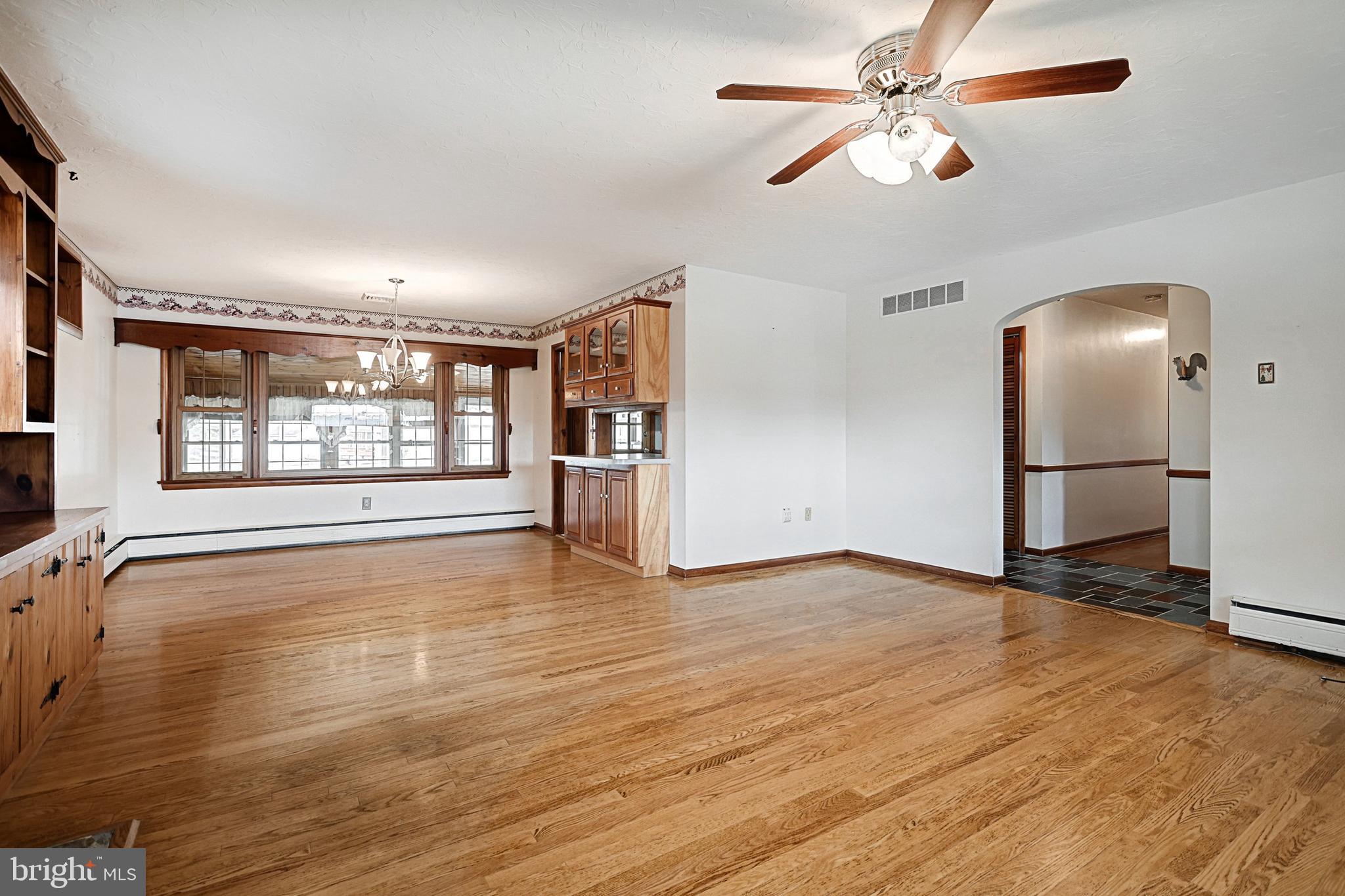 236 North Main Street Spring Grove, PA 17362 - Photo 9 of 33