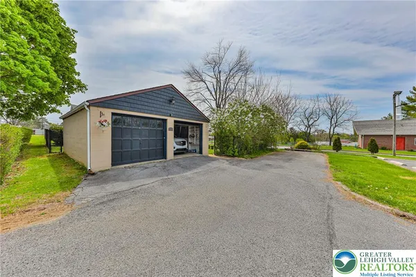 $369,900 | 3311 Lehigh Street, Whitehall, PA 18052