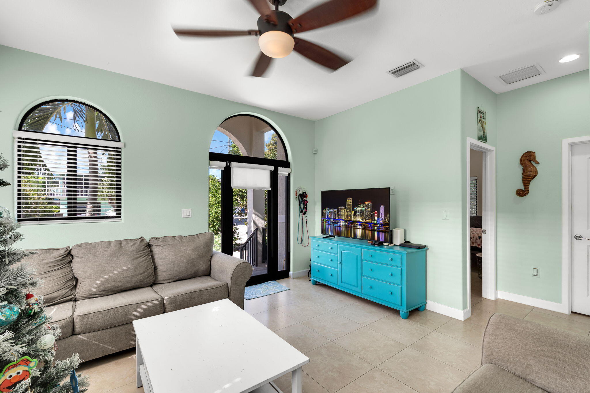 432 4th Road Key Largo, FL 33037 - Photo 9 of 50 6-web-or-mls-432-4Rd-19