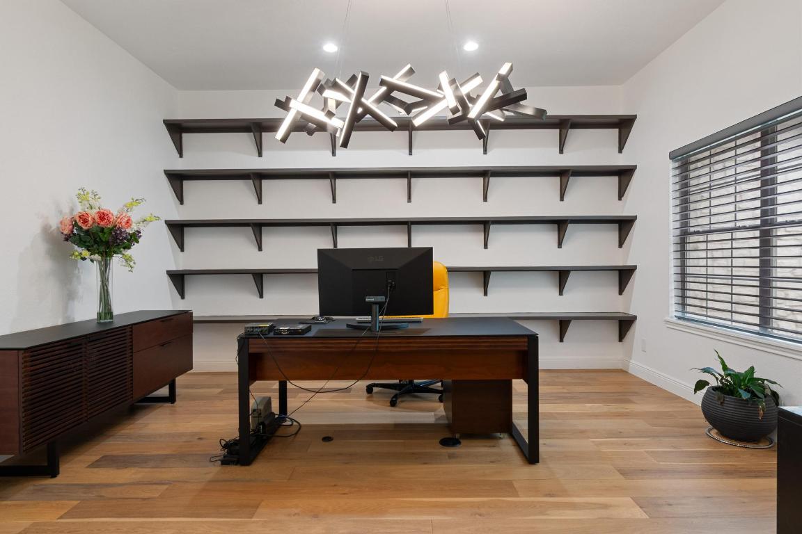 346 The Oaks Boulevard Elgin, TX 78621 - Photo 25 of 39 a view of a workspace with furniture