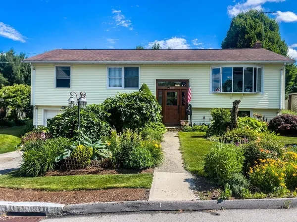$524,900 | 128 Derby Street, Worcester, MA 01604