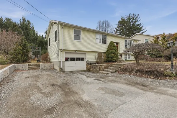 $524,900 | 128 Derby Street, Worcester, MA 01604