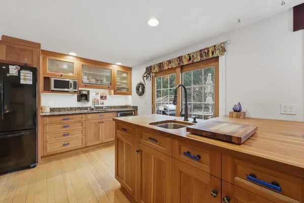 $524,900 | 128 Derby Street, Worcester, MA 01604