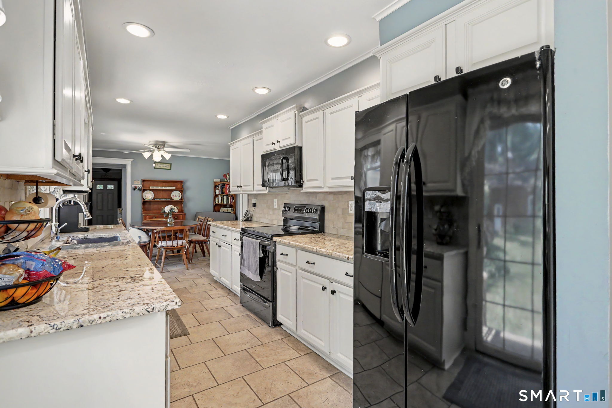 14 Peters Road Trumbull, CT 06611 - Photo 12 of 40