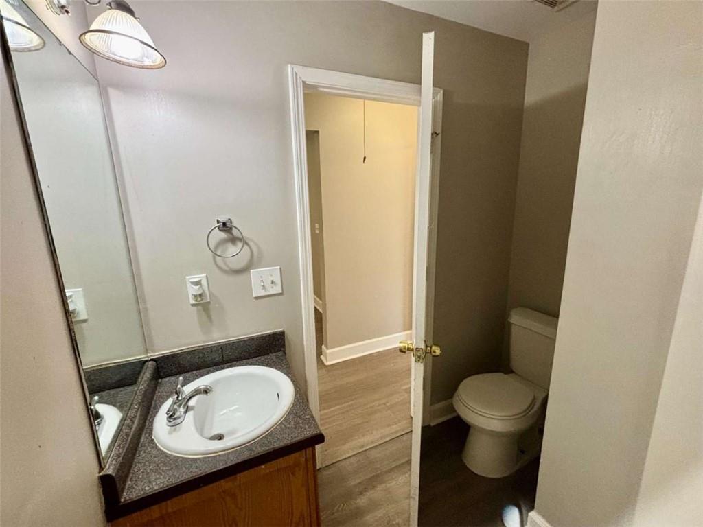 2595 Elliott Street Northwest Atlanta, GA 30318 - Photo 23 of 27