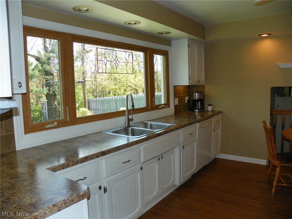 6447 Hamden Road Parma Heights, OH 44130 - Photo 12 of 37