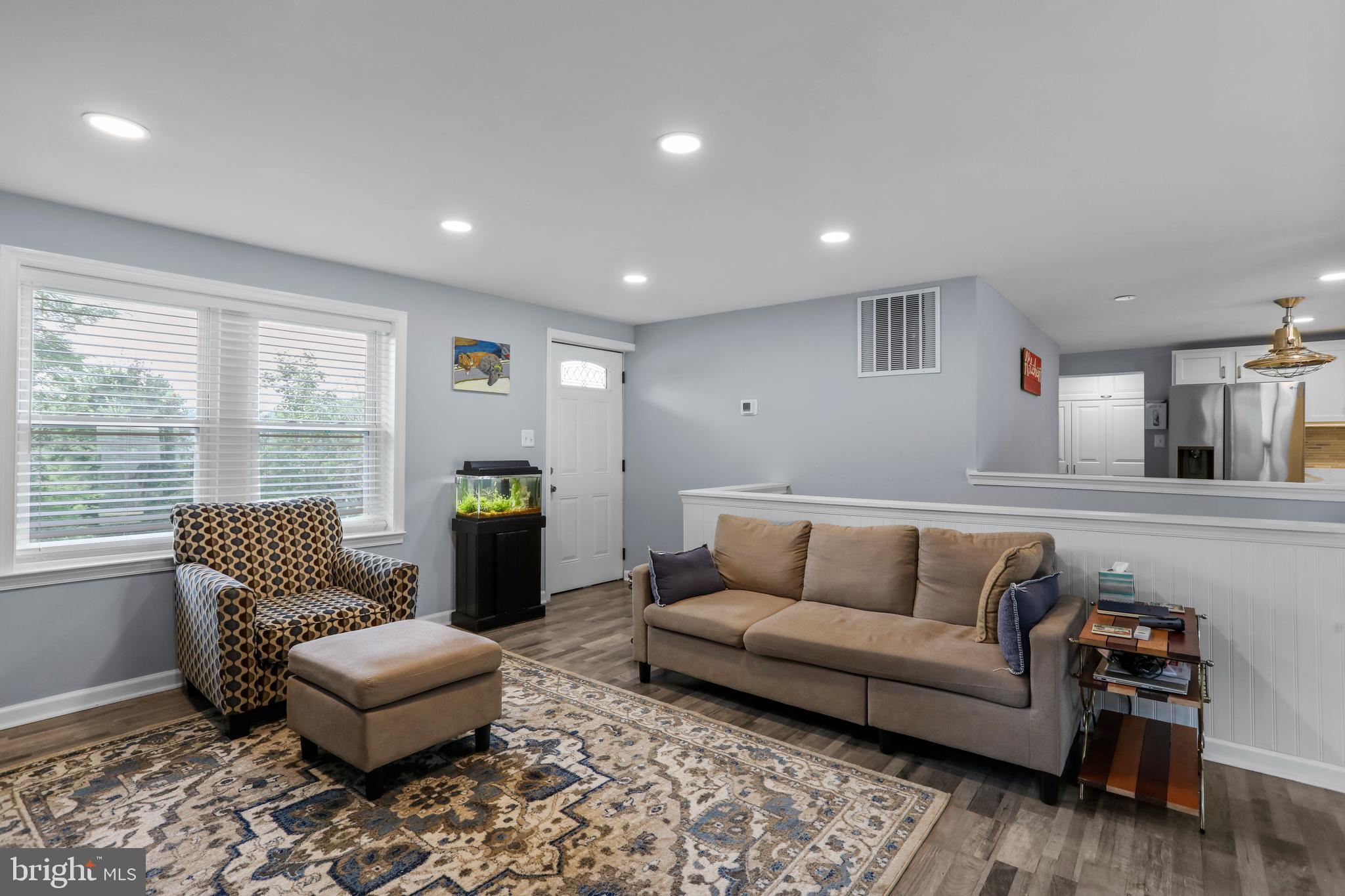 14121 Ritchie Road Cascade, MD 21719 - Photo 11 of 56 Living Room