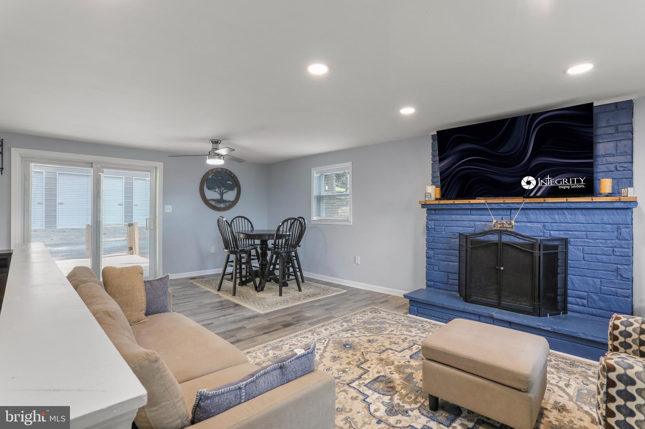 14121 Ritchie Road Cascade, MD 21719 - Photo 10 of 56 Living and Dining Areas