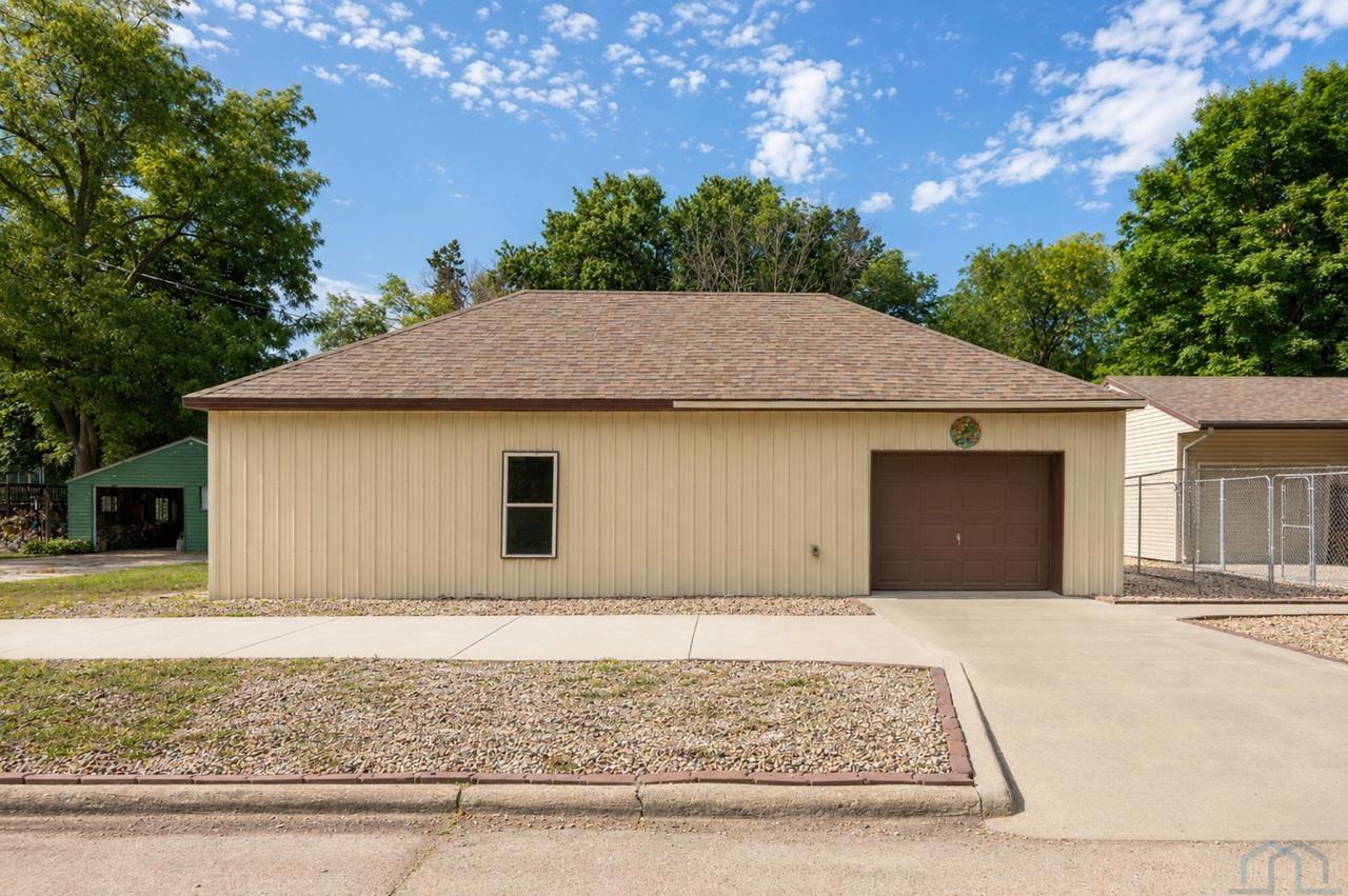 404 Harrison Street Whiting, IA 51063 - Photo 8 of 30 Gallery Image 8