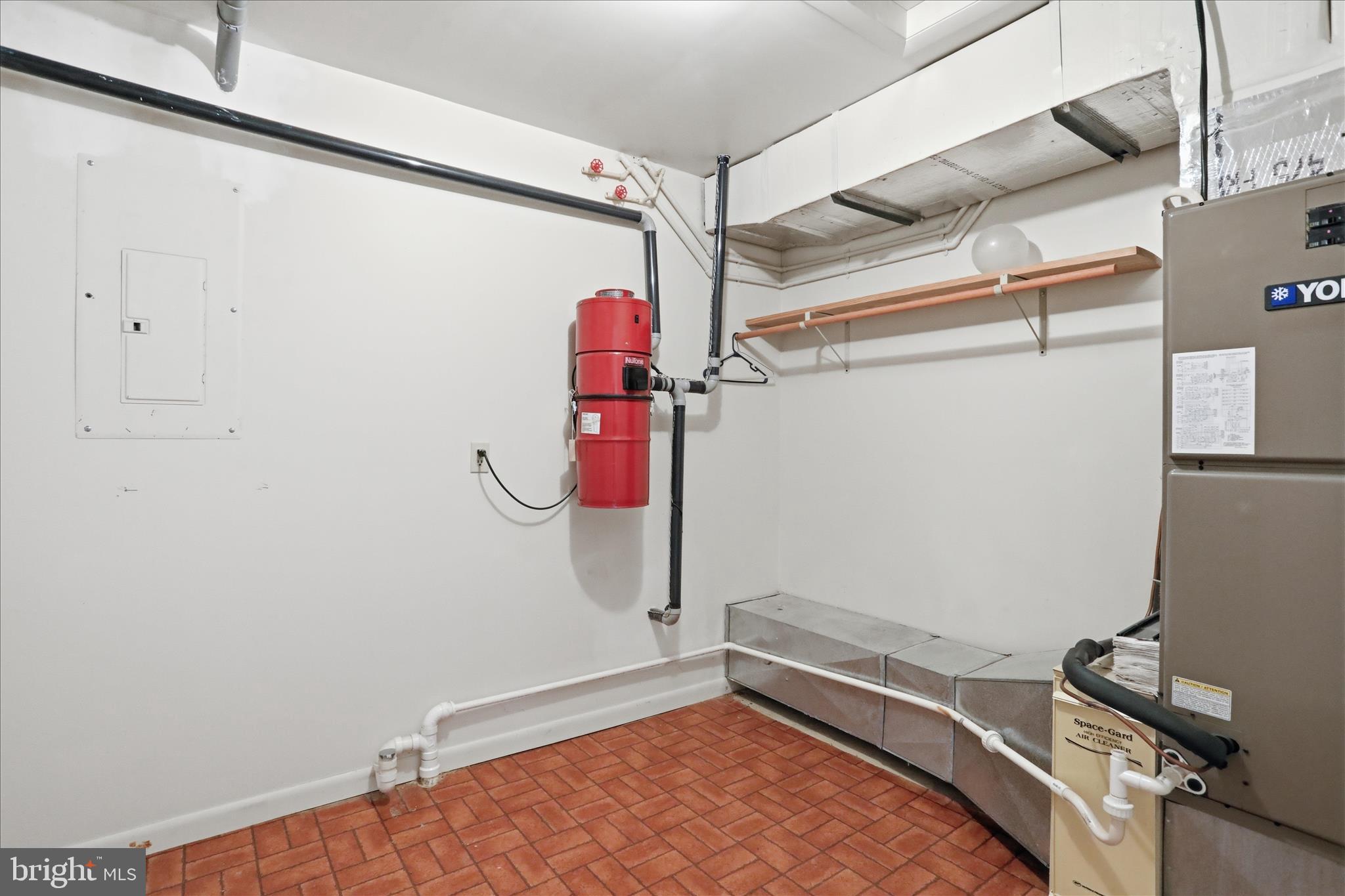 11728 White Hall Road Smithsburg, MD 21783 - Photo 16 of 66 Utility room