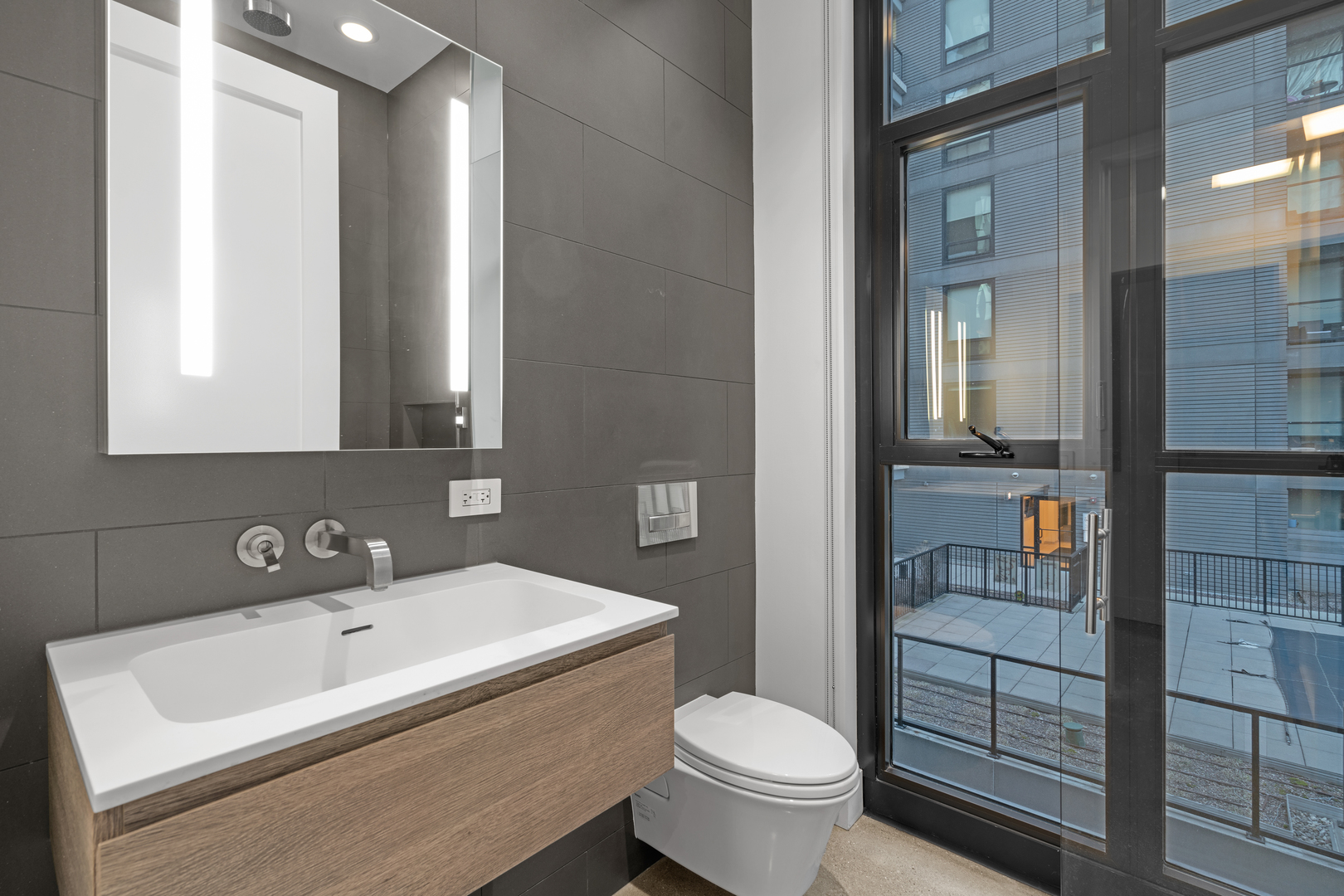 900 West Washington Boulevard, Unit 402 Chicago, IL 60607 - Photo 32 of 37