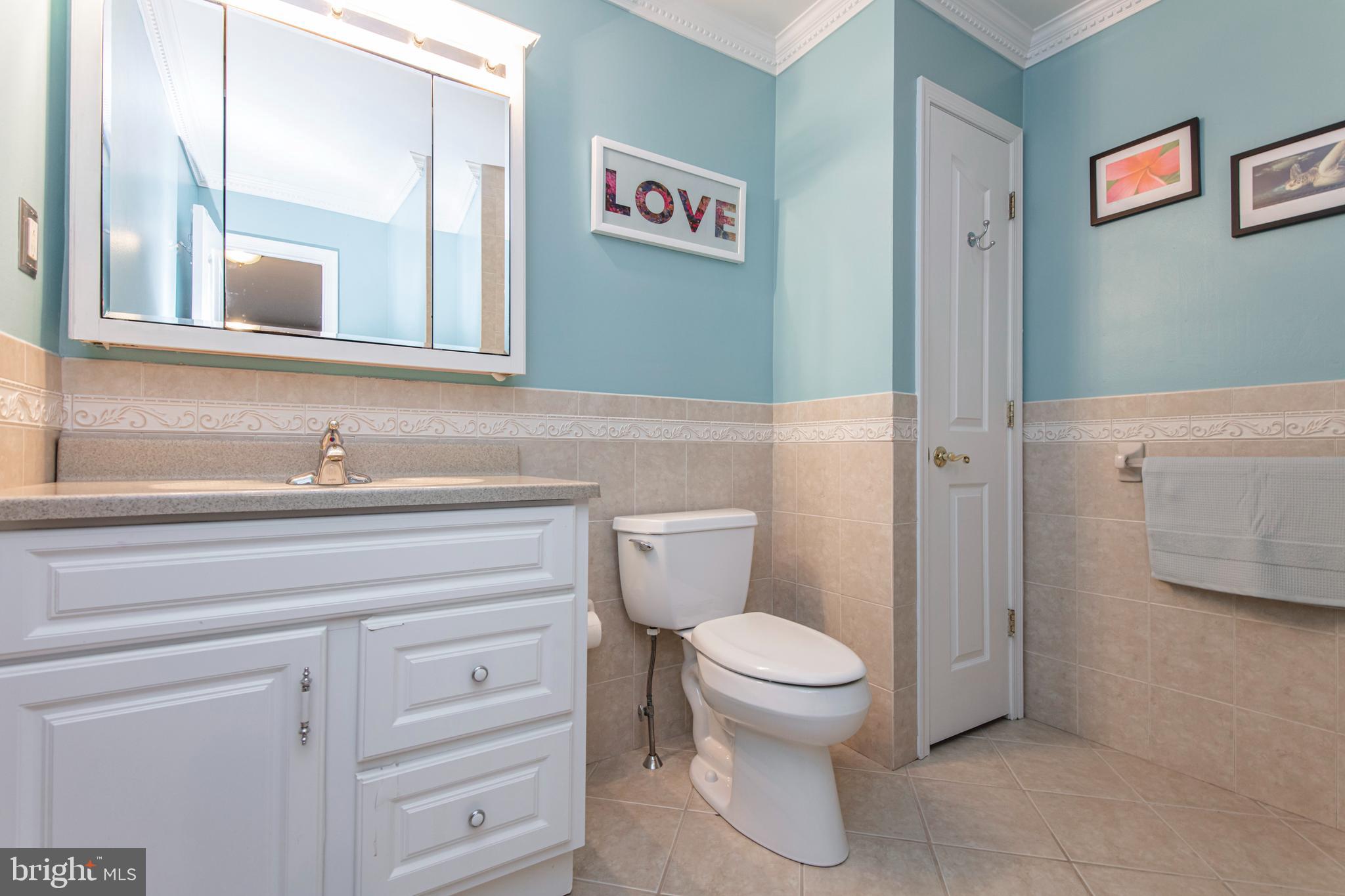 44 Church Road Horsham, PA 19044 - Photo 33 of 53 Hall Bathroom.