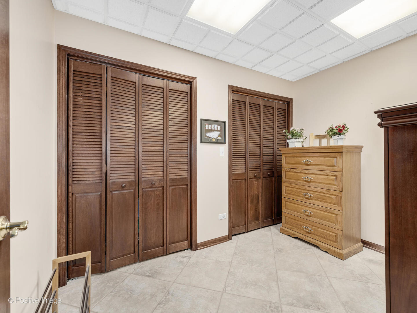 1306 Chauser Lane Woodridge, IL 60517 - Photo 34 of 40 a view of closet area