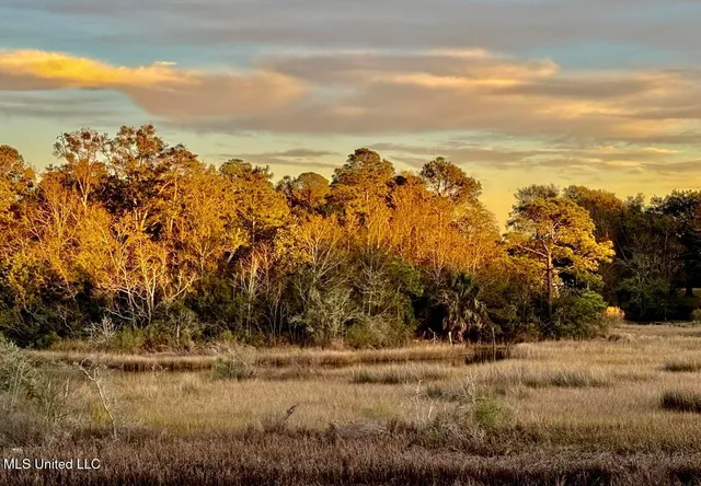 $270,000 | 1517 Oak Leaf Circle, Gautier, MS 39553