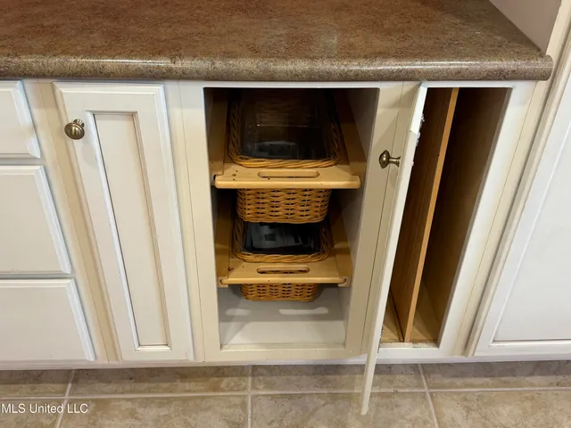 $270,000 | 1517 Oak Leaf Circle, Gautier, MS 39553