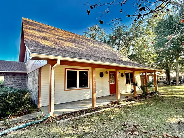 $270,000 | 1517 Oak Leaf Circle, Gautier, MS 39553