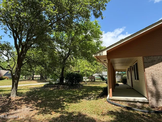 $270,000 | 1517 Oak Leaf Circle, Gautier, MS 39553