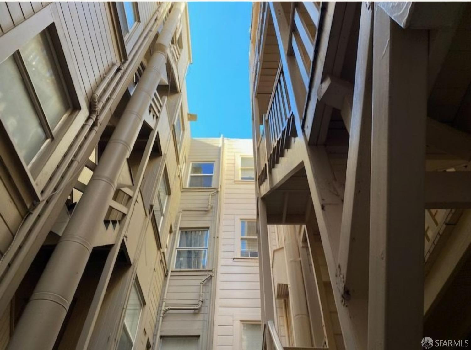 1405 Greenwich Street, Unit 3 San Francisco, CA 94109 - Photo 2 of 3