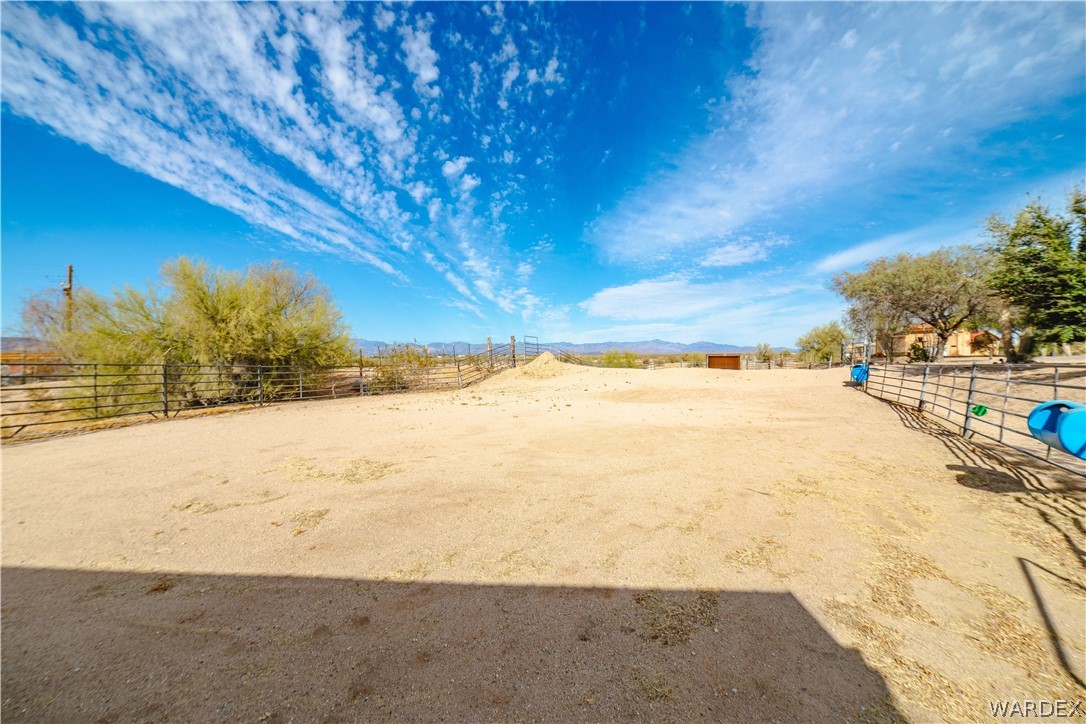 16722 Lawton Road Yucca, AZ 86438 - Photo 36 of 76 Yard